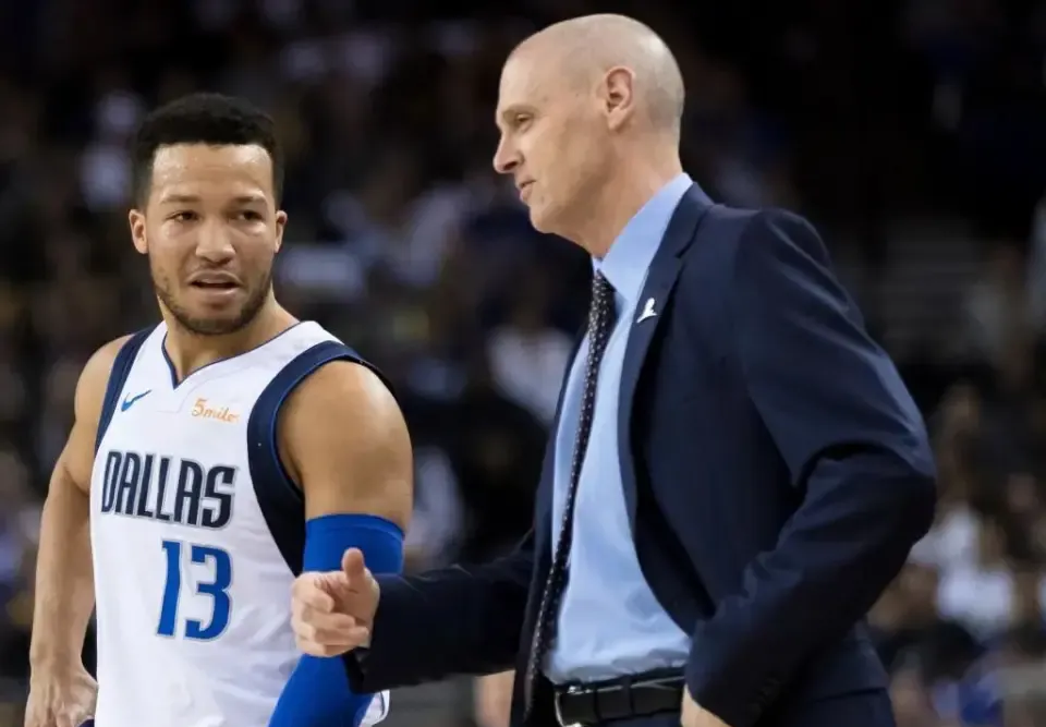 关于加时末段突围战来临；埃因霍温围绕NBA季后赛单刀错失；球迷炸锅；更衣室氛围转暖的信息